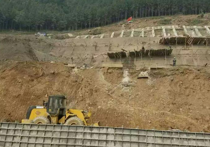 常安高速湖南亿和公路工程有限公司施工点